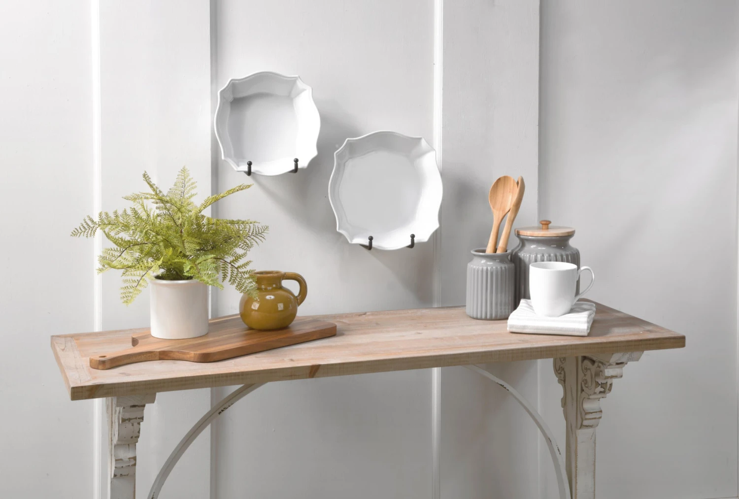 Metal Wall Hanging Display Rack With Ball Tips, Small, Black 2 Metal Wall Hanging Display Rack With Ball Tips, Small, Black - Image 2