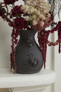 Scuttling Spider Vase