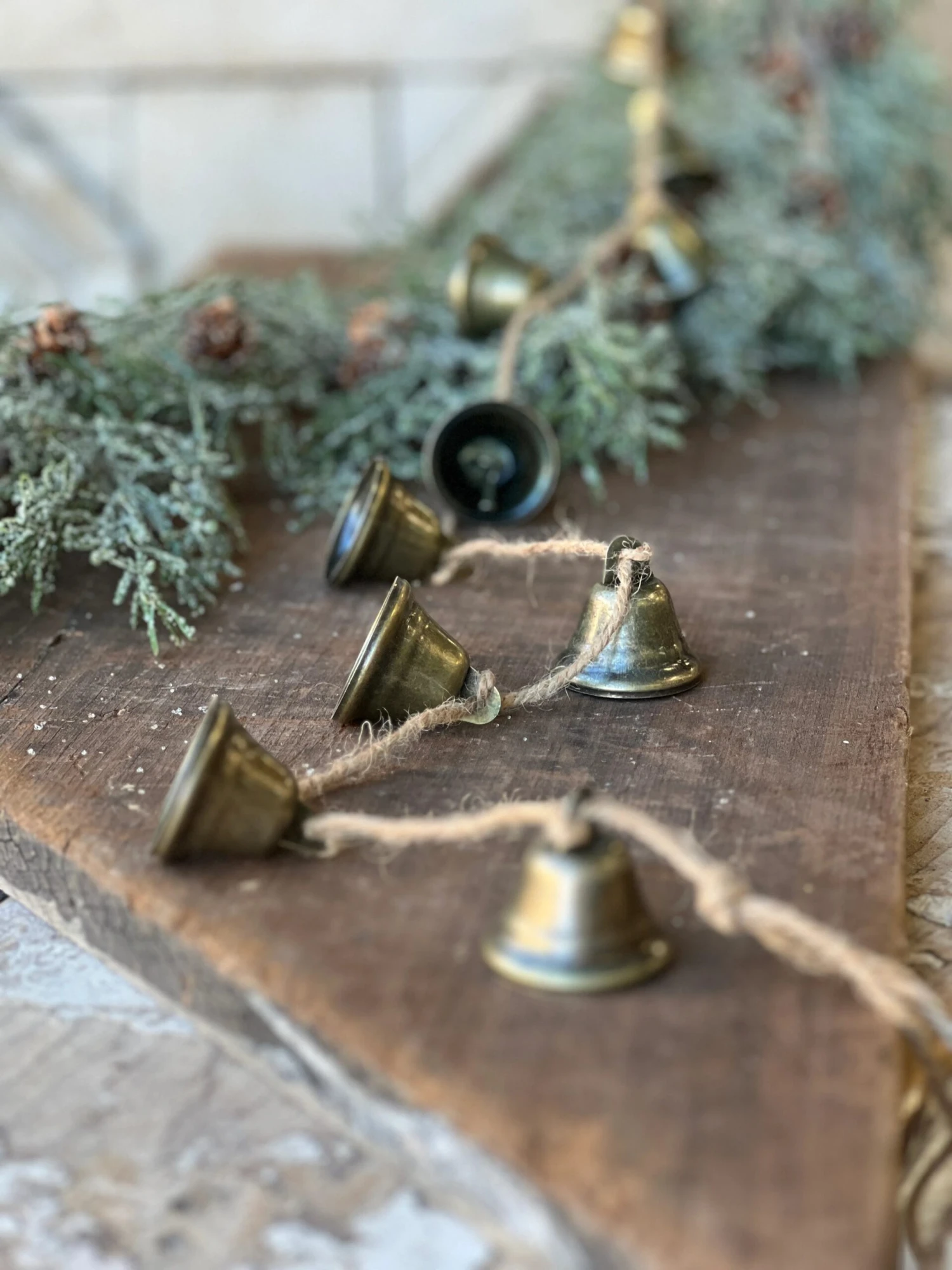 5' Crescendo Bell Garland 1 5' Crescendo Bell Garland