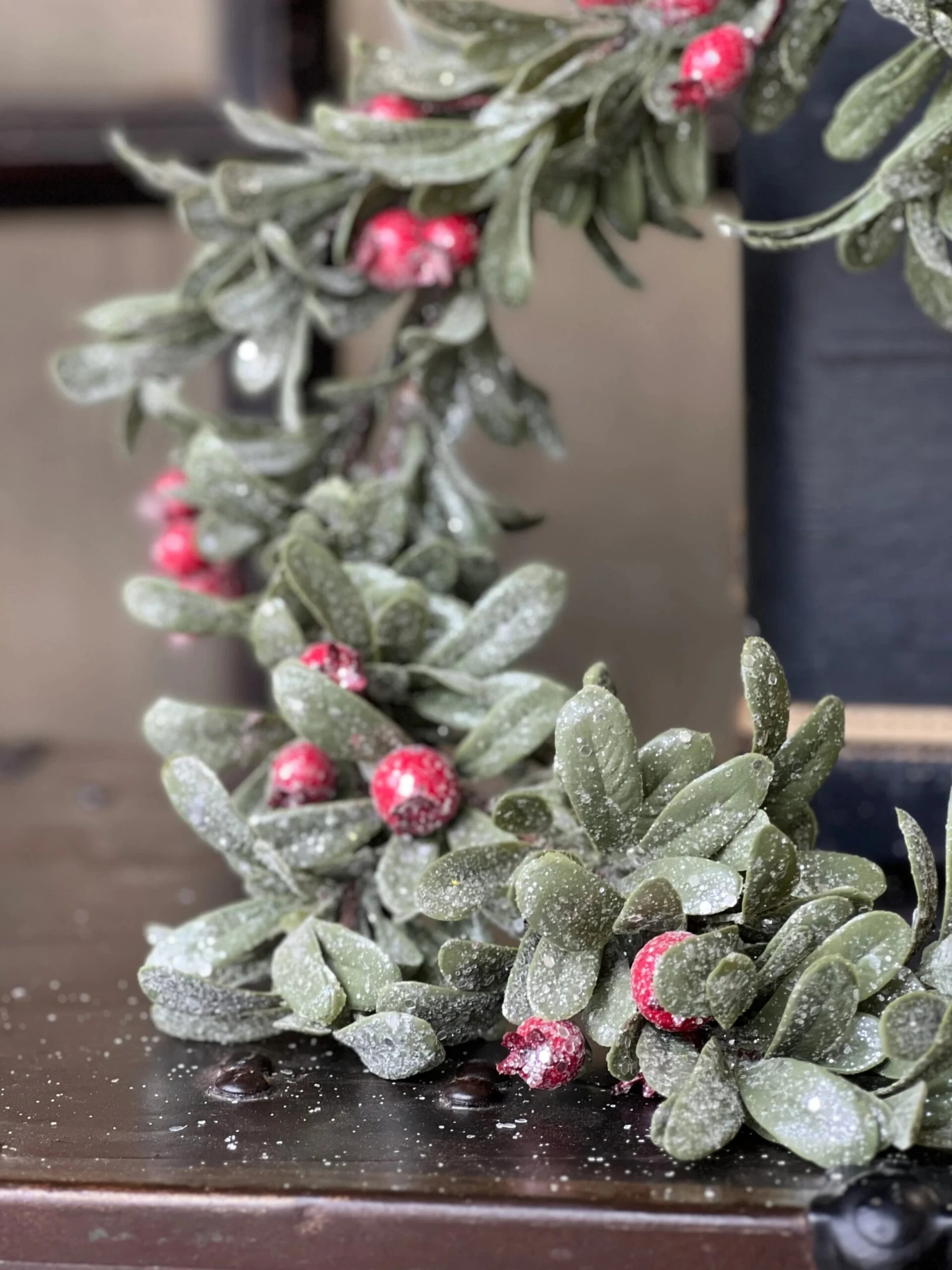 5' Crystalline Mistleberry Garland 3 5' Crystalline Mistleberry Garland - Image 3