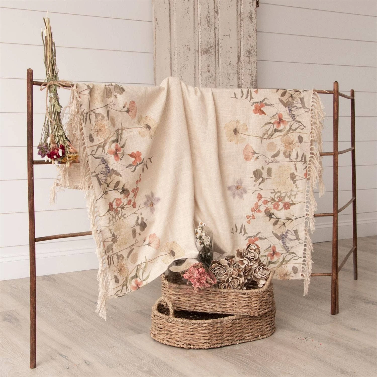 Dried Flowers Fringed Throw Blanket 3 Dried Flowers Fringed Throw Blanket - Image 3